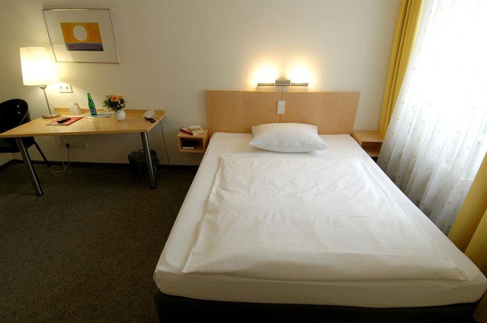 Cvjm Duesseldorf Hotel & Tagung Zewnętrze zdjęcie