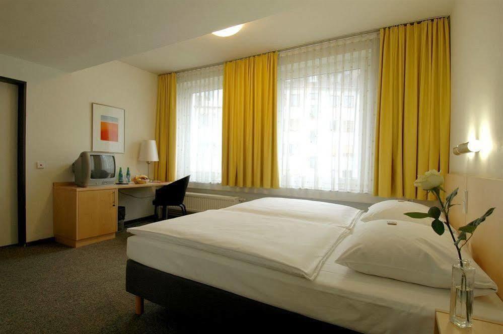 Cvjm Duesseldorf Hotel & Tagung Zewnętrze zdjęcie